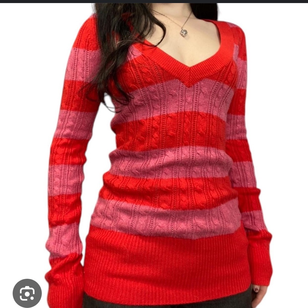❤️🔥FREE WHEN ADDED TO BUNDLE❤️🔥 American Eagle Striped V-Neck Sweater
